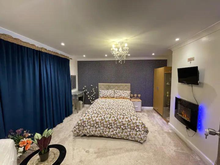 Beautiful Place To Live Near Heathrow Windsor Legoland & Free Parking Onsite Burnham  Eksteriør bilde